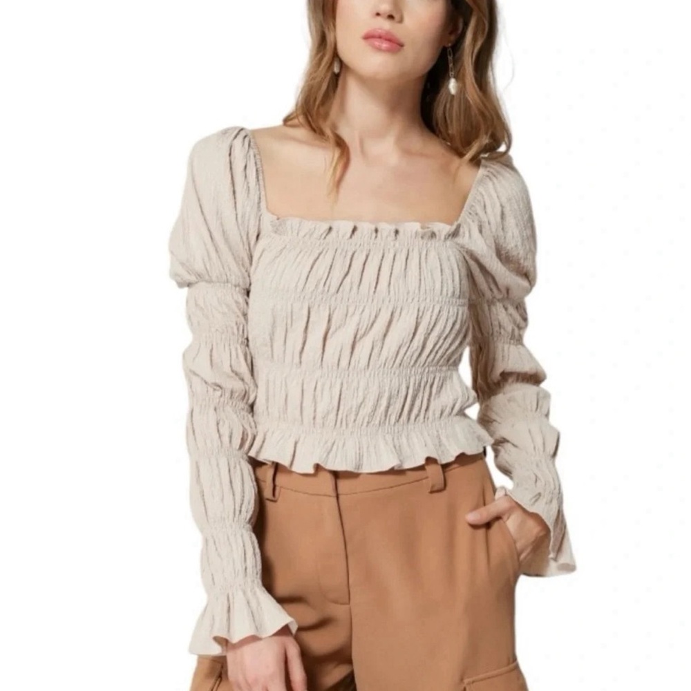LINE AND DOT Cropped Top. Ruffles and Ruching with long sleeves.